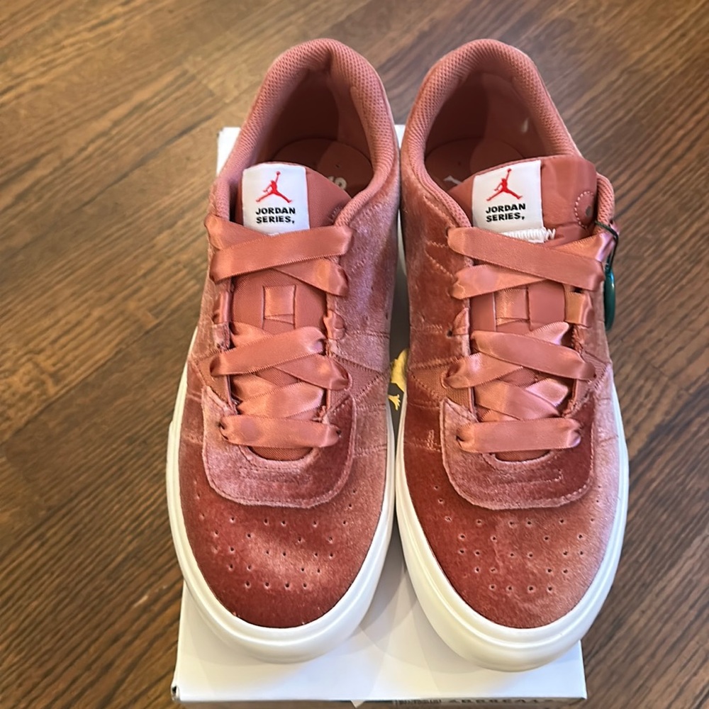 Brand New in Box Jordan Series ES SE Velvet Canyon Pink/University Red Size 10.